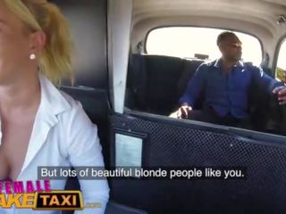 Perempuan gadungan taksi besar hitam kemaluan laki-laki membentang licky lex baik hati ceko alat kemaluan wanita