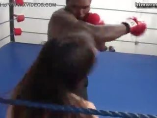 Чорна чоловік бокс beast проти крихітна біла дочка ryona