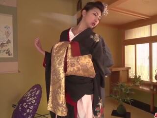 Mom aku wis dhemen jancok takes down her kimono for a big kontol: free dhuwur definisi bayan video 9f